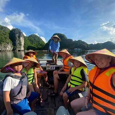 Halong Sapphire Cruises 호텔 하롱 외부 사진