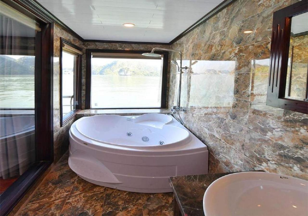 Halong Sapphire Cruises 호텔 하롱 외부 사진