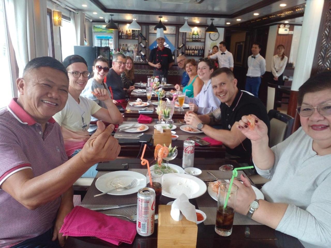 Halong Sapphire Cruises 호텔 하롱 외부 사진