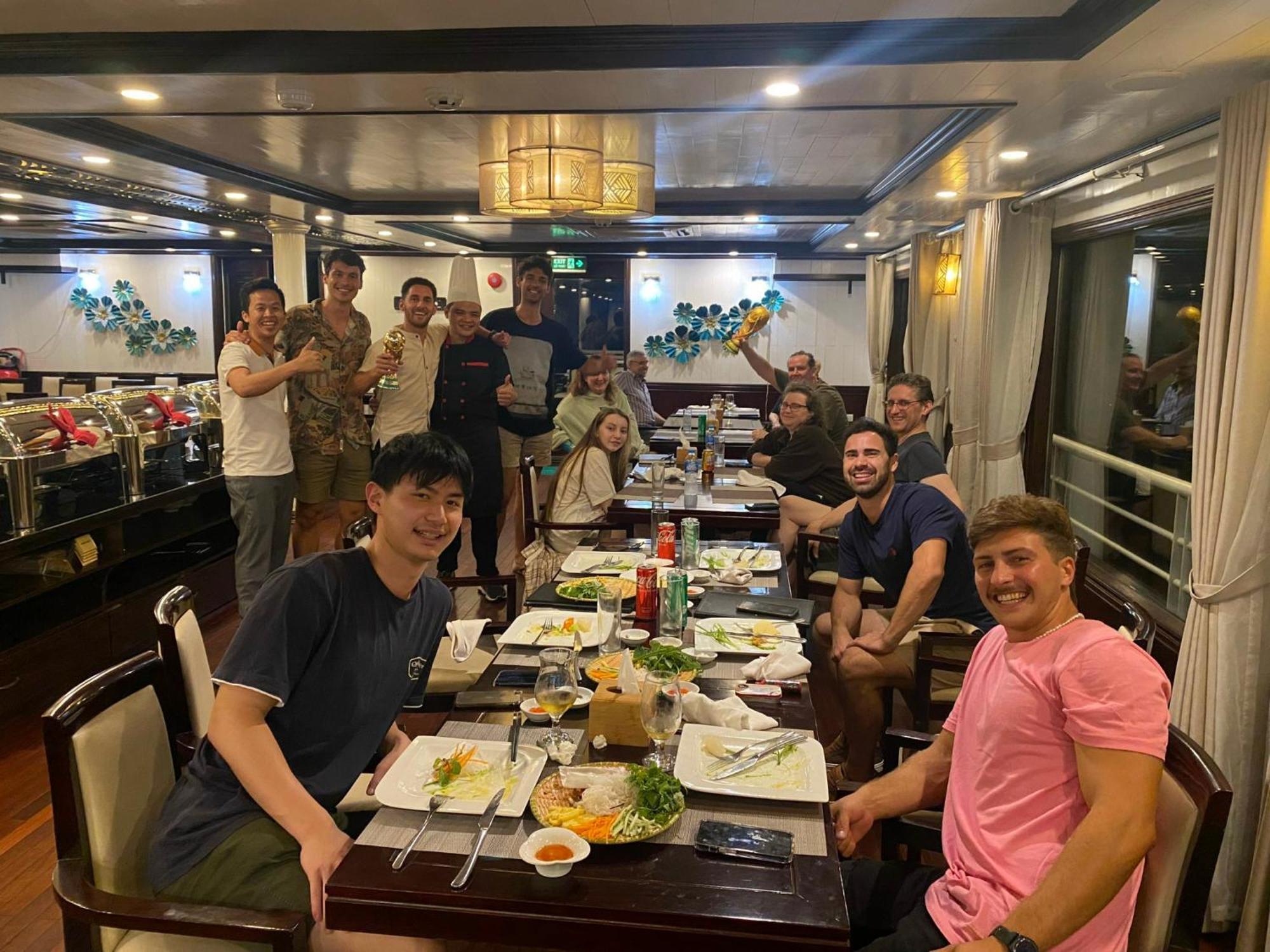 Halong Sapphire Cruises 호텔 하롱 외부 사진