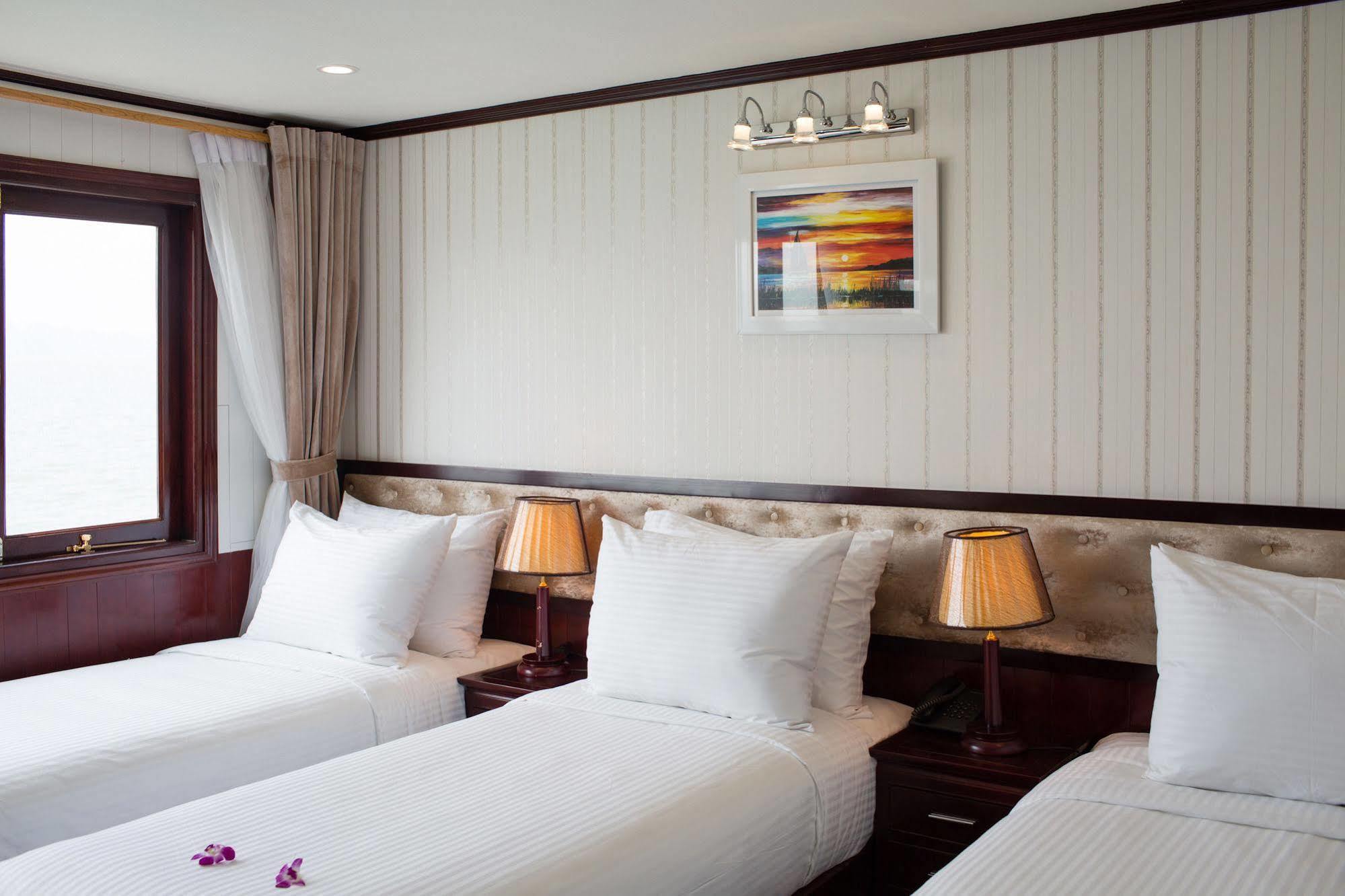 Halong Sapphire Cruises 호텔 하롱 외부 사진