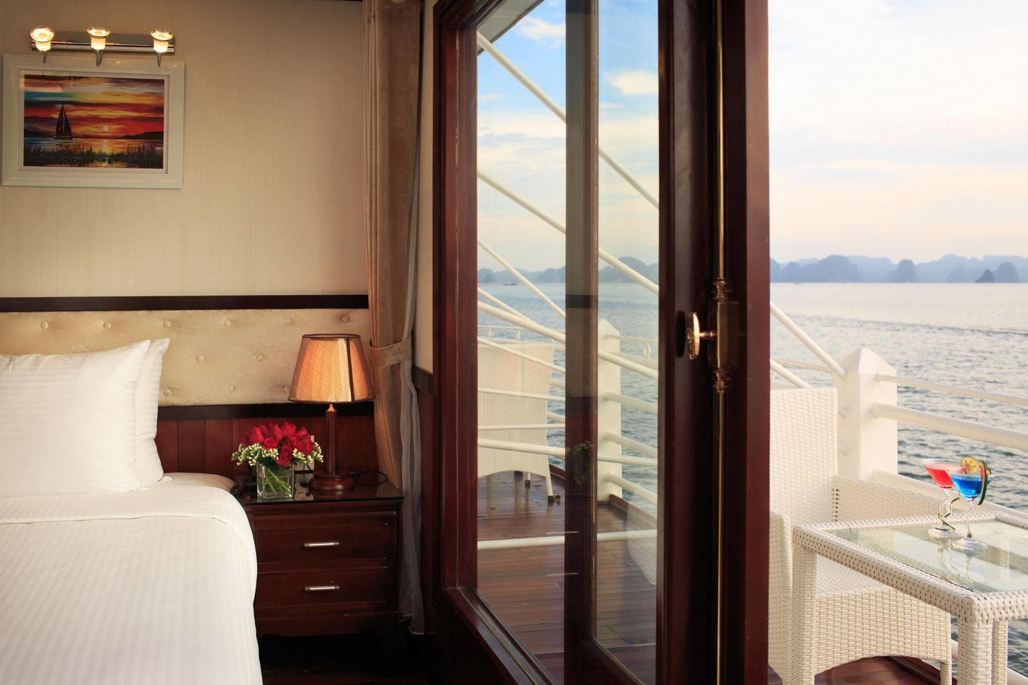 Halong Sapphire Cruises 호텔 하롱 외부 사진