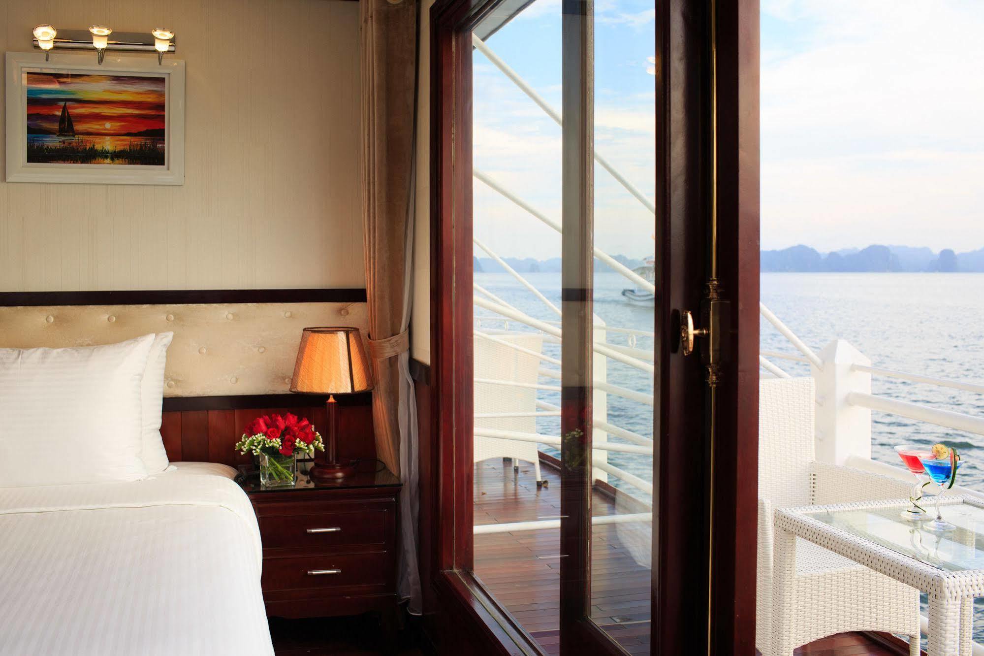 Halong Sapphire Cruises 호텔 하롱 외부 사진