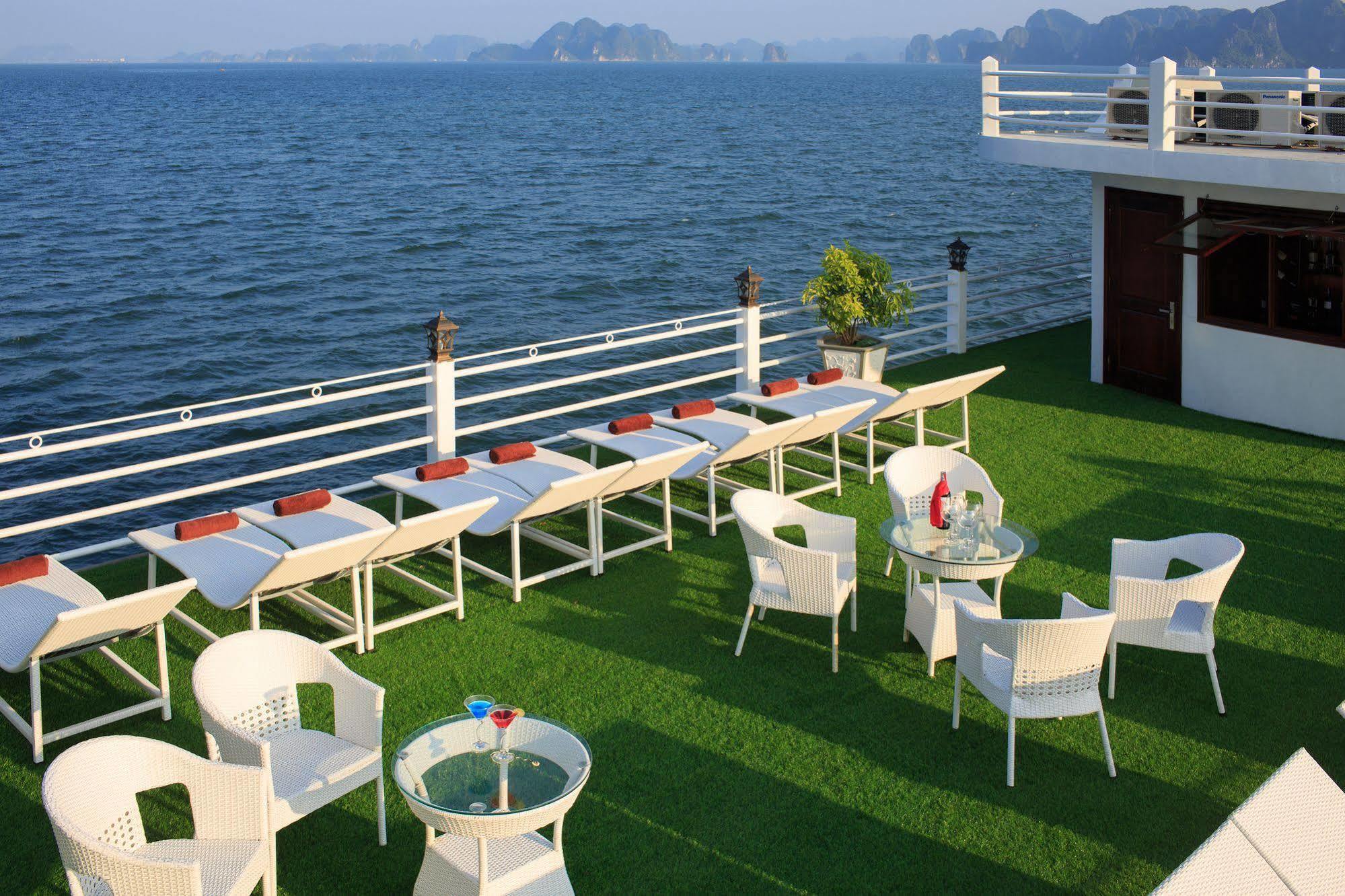 Halong Sapphire Cruises 호텔 하롱 외부 사진