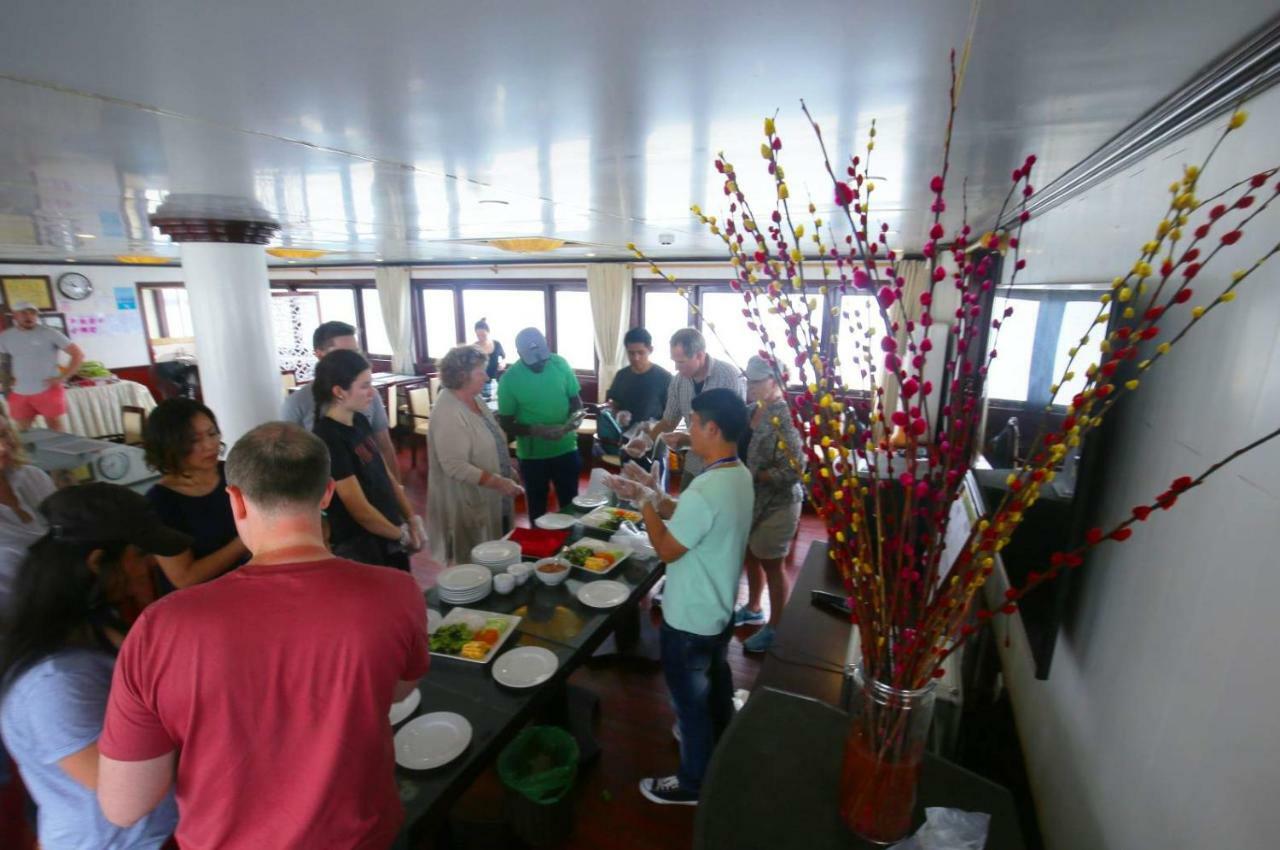 Halong Sapphire Cruises 호텔 하롱 외부 사진