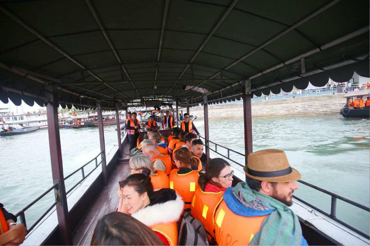 Halong Sapphire Cruises 호텔 하롱 외부 사진