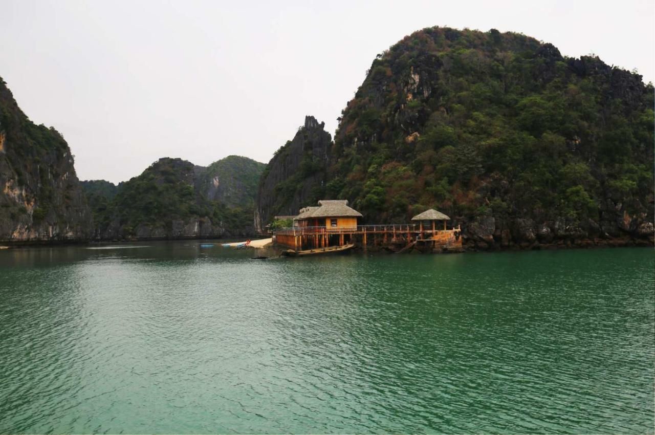 Halong Sapphire Cruises 호텔 하롱 외부 사진